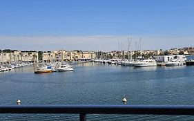 Studio cabine climatisé magnifique vue port